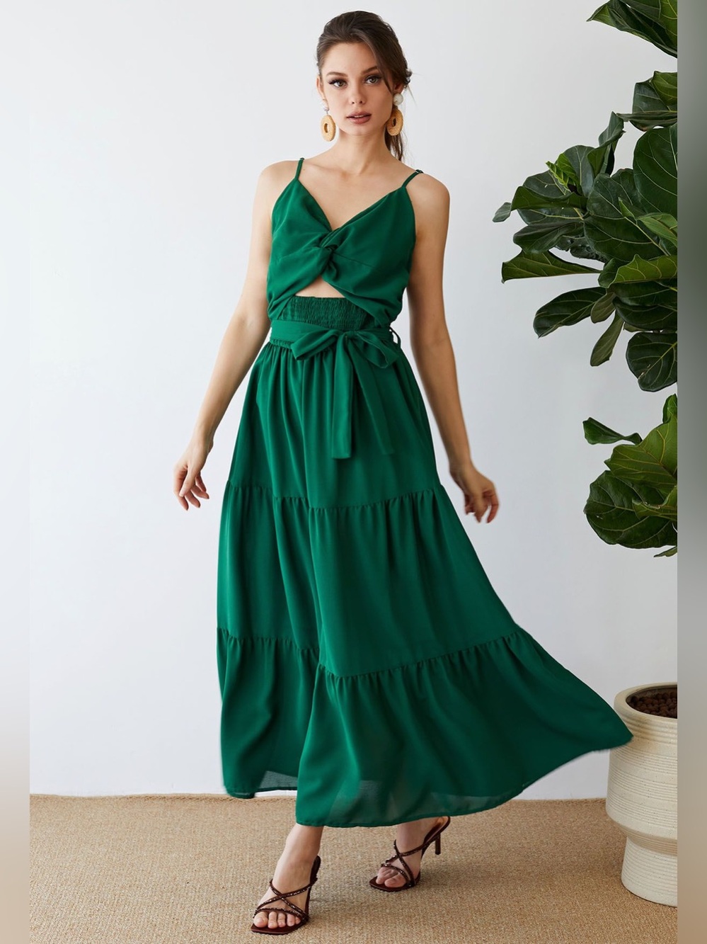 Emerald Green Twist Cutout Front Tiered Maxi Dress - Picture 4 of 4